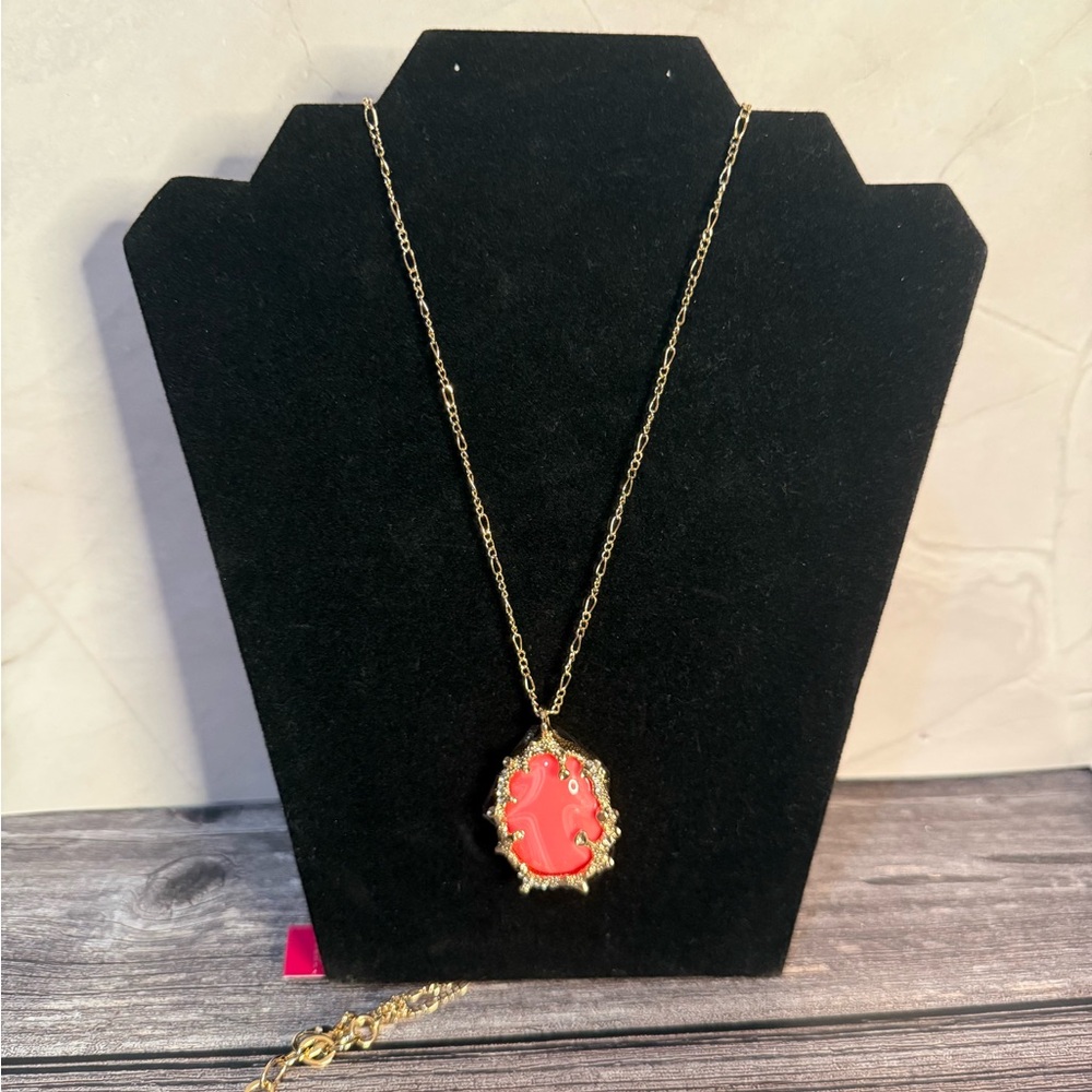 NWT Lilly Pulitzer Coral Reef Coraline Chain Necklace Long Pendant Gold Tone
